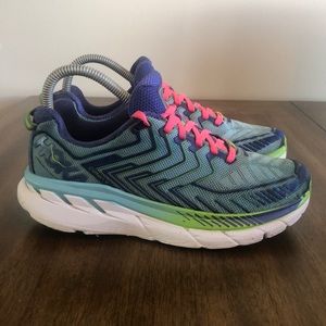 Women’s size 7 Hoka One One Clifton 4 shoes sku109
